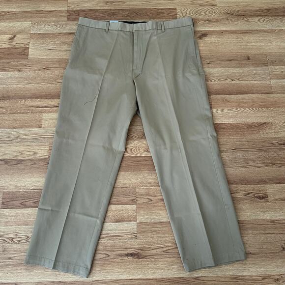 Dockers Men’s Classic Fit Anti Wrinkle Flat Front Khaki Pants Size 40/30 - Picture 6 of 7